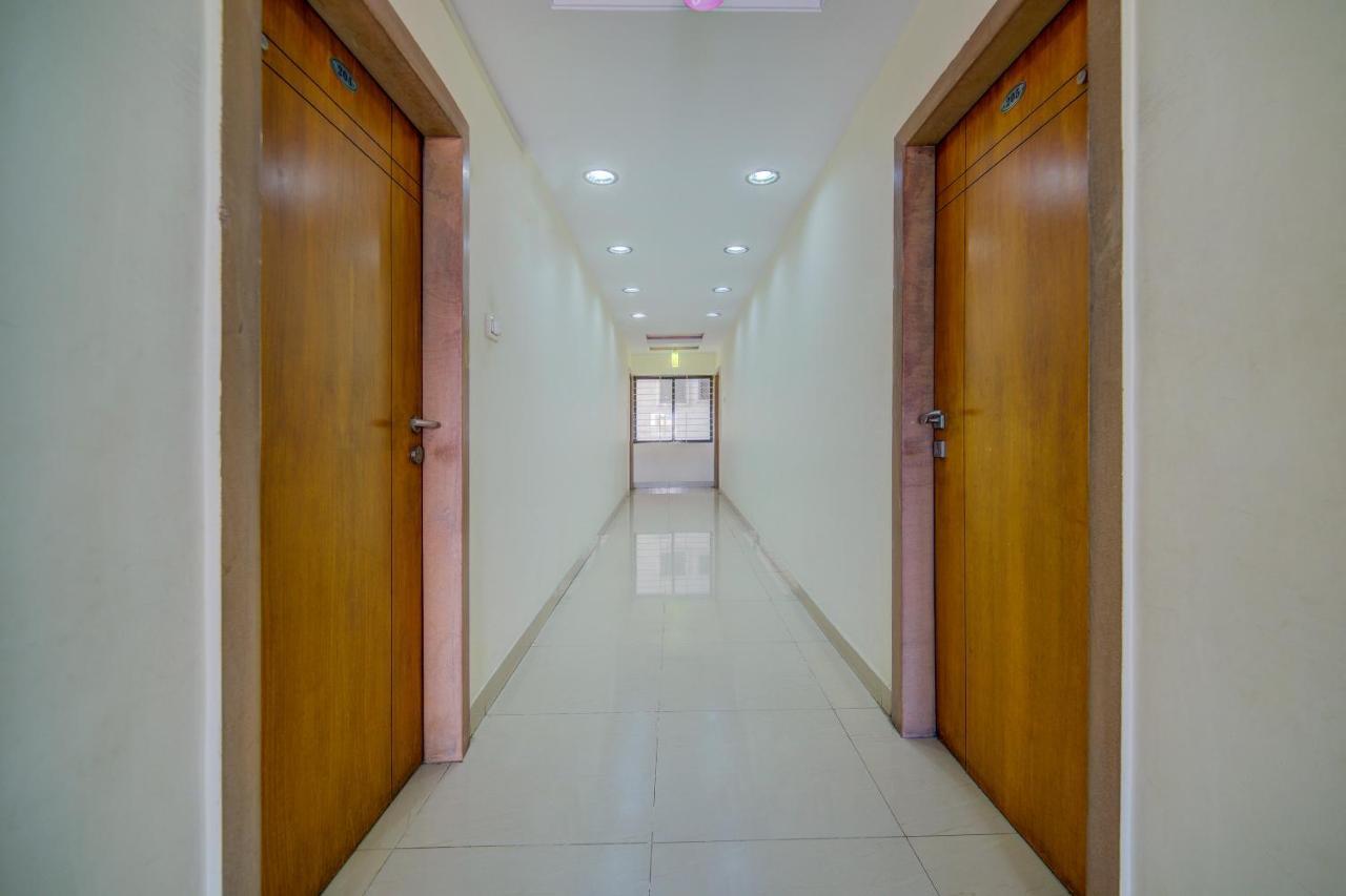Oyo 18431 Hotel Celestee Grand Hyderabad Eksteriør bilde