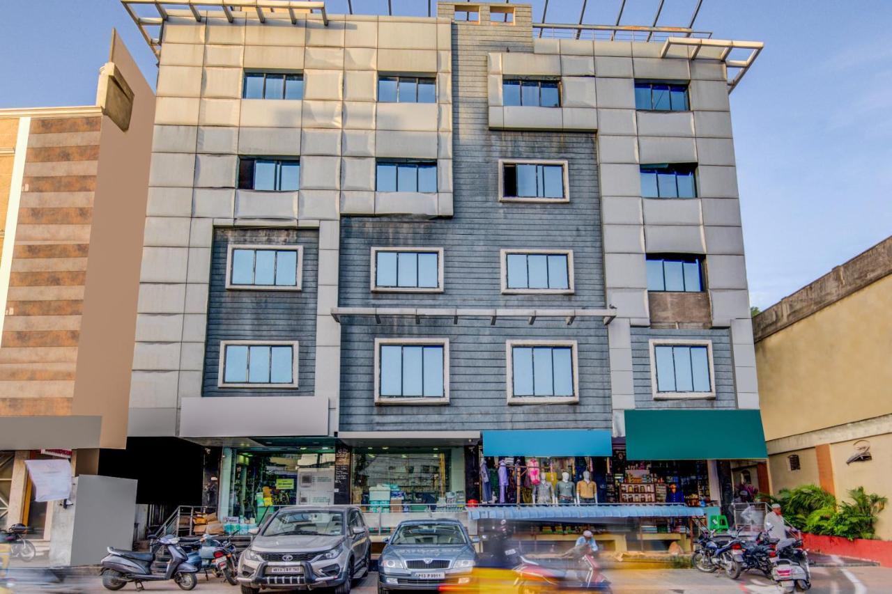 Oyo 18431 Hotel Celestee Grand Hyderabad Eksteriør bilde