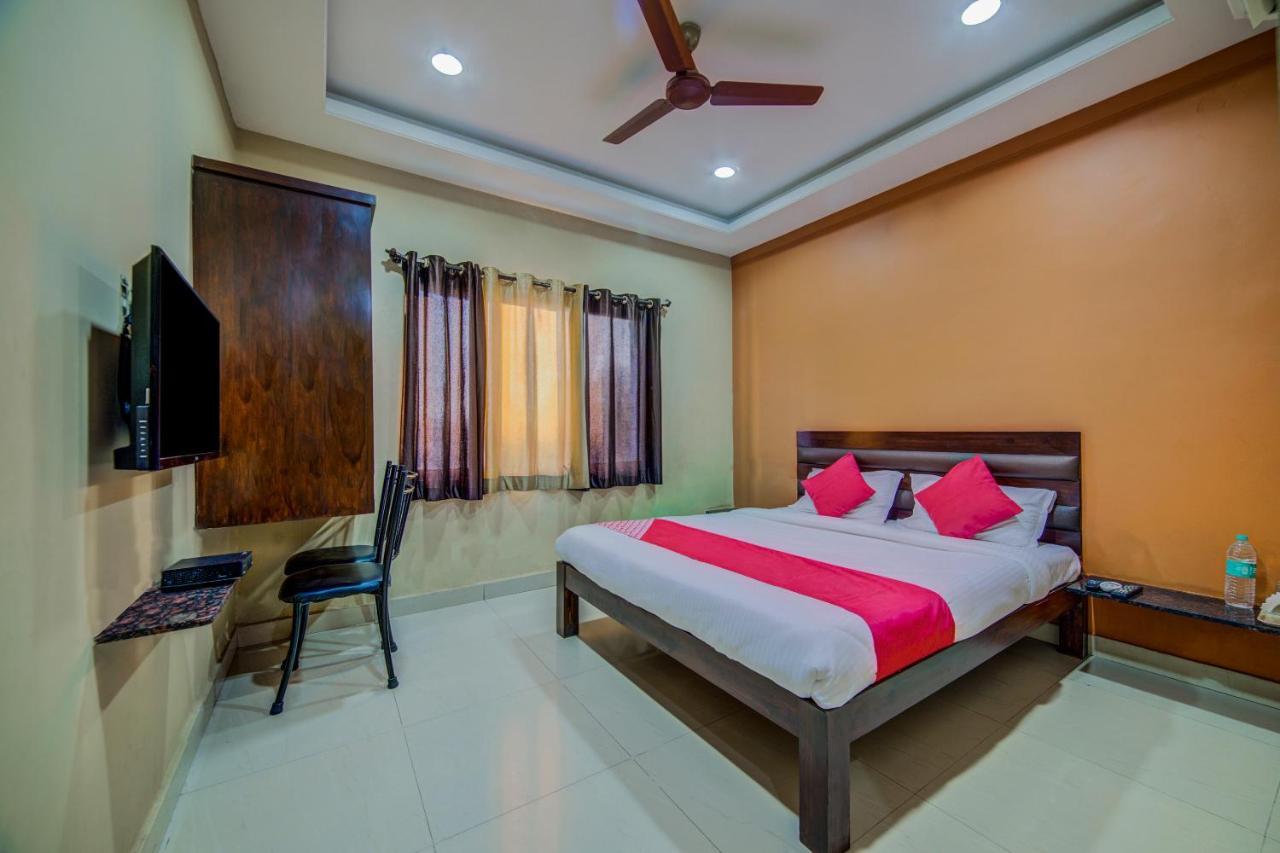 Oyo 18431 Hotel Celestee Grand Hyderabad Eksteriør bilde