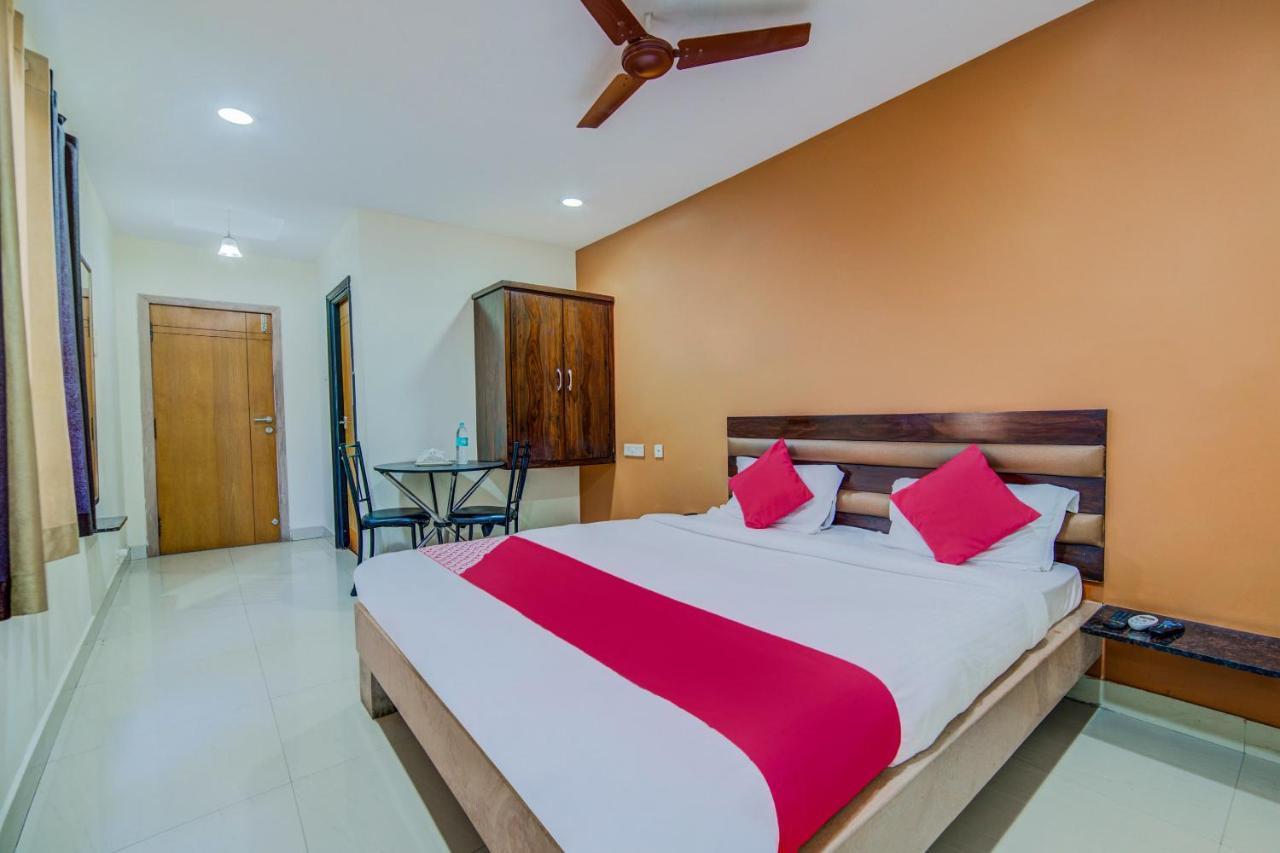 Oyo 18431 Hotel Celestee Grand Hyderabad Eksteriør bilde