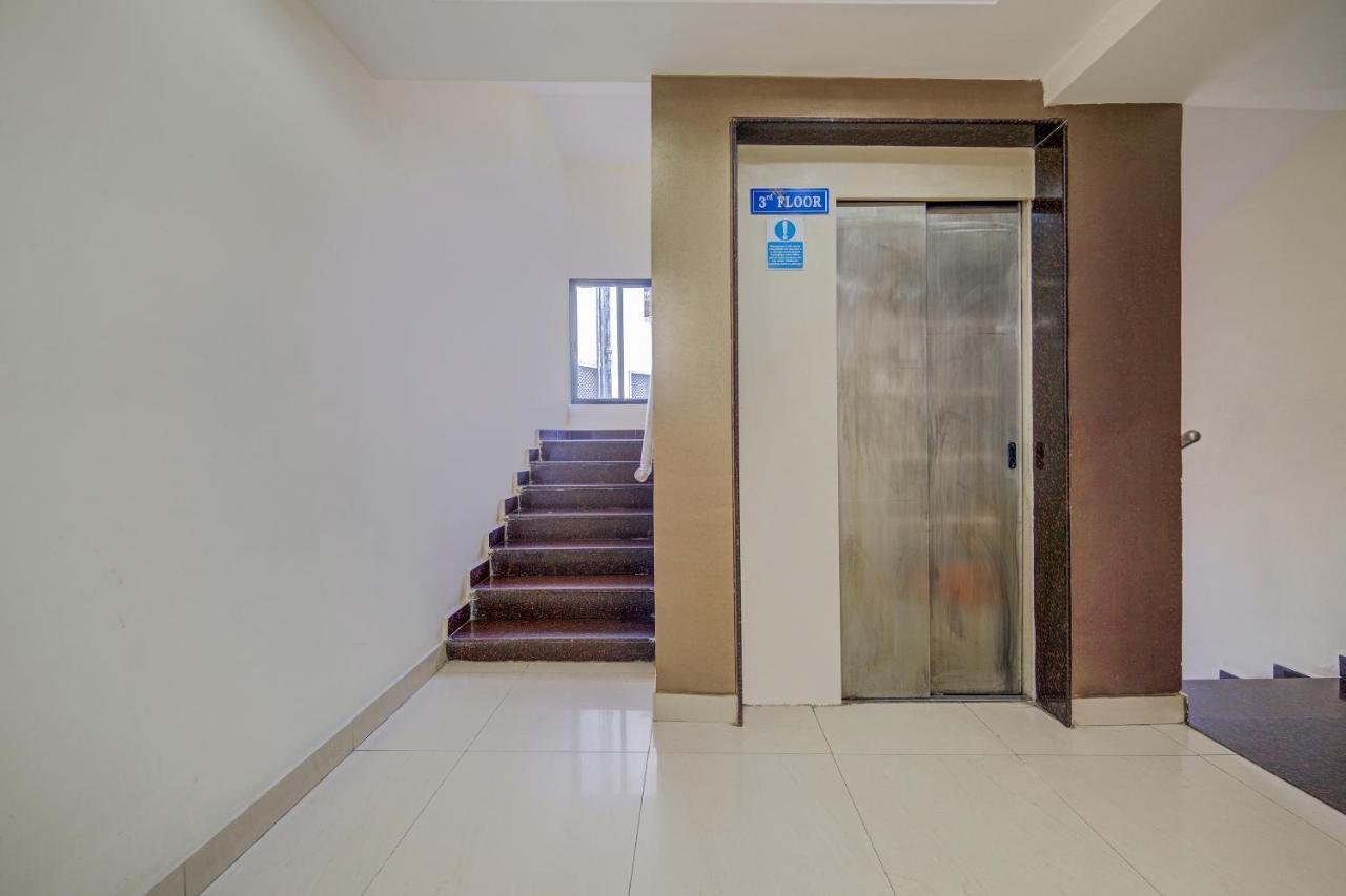 Oyo 18431 Hotel Celestee Grand Hyderabad Eksteriør bilde