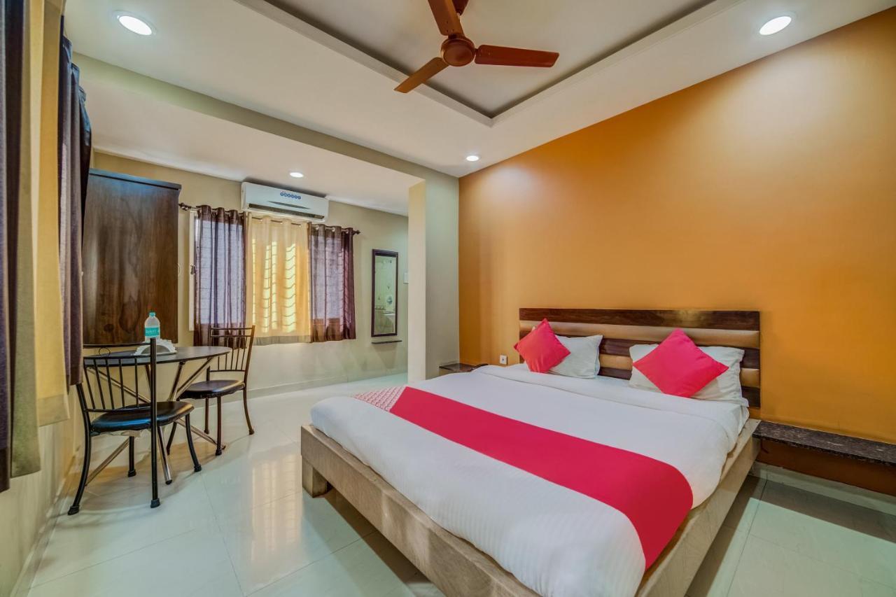 Oyo 18431 Hotel Celestee Grand Hyderabad Eksteriør bilde