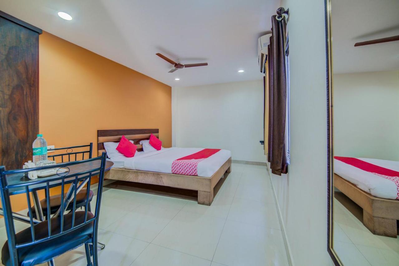 Oyo 18431 Hotel Celestee Grand Hyderabad Eksteriør bilde