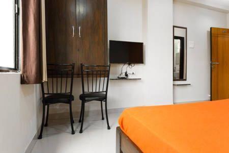 Oyo 18431 Hotel Celestee Grand Hyderabad Eksteriør bilde